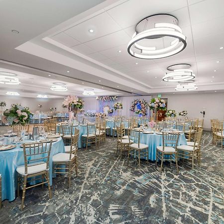 Doubletree By Hilton Carson Hotel Bagian luar foto