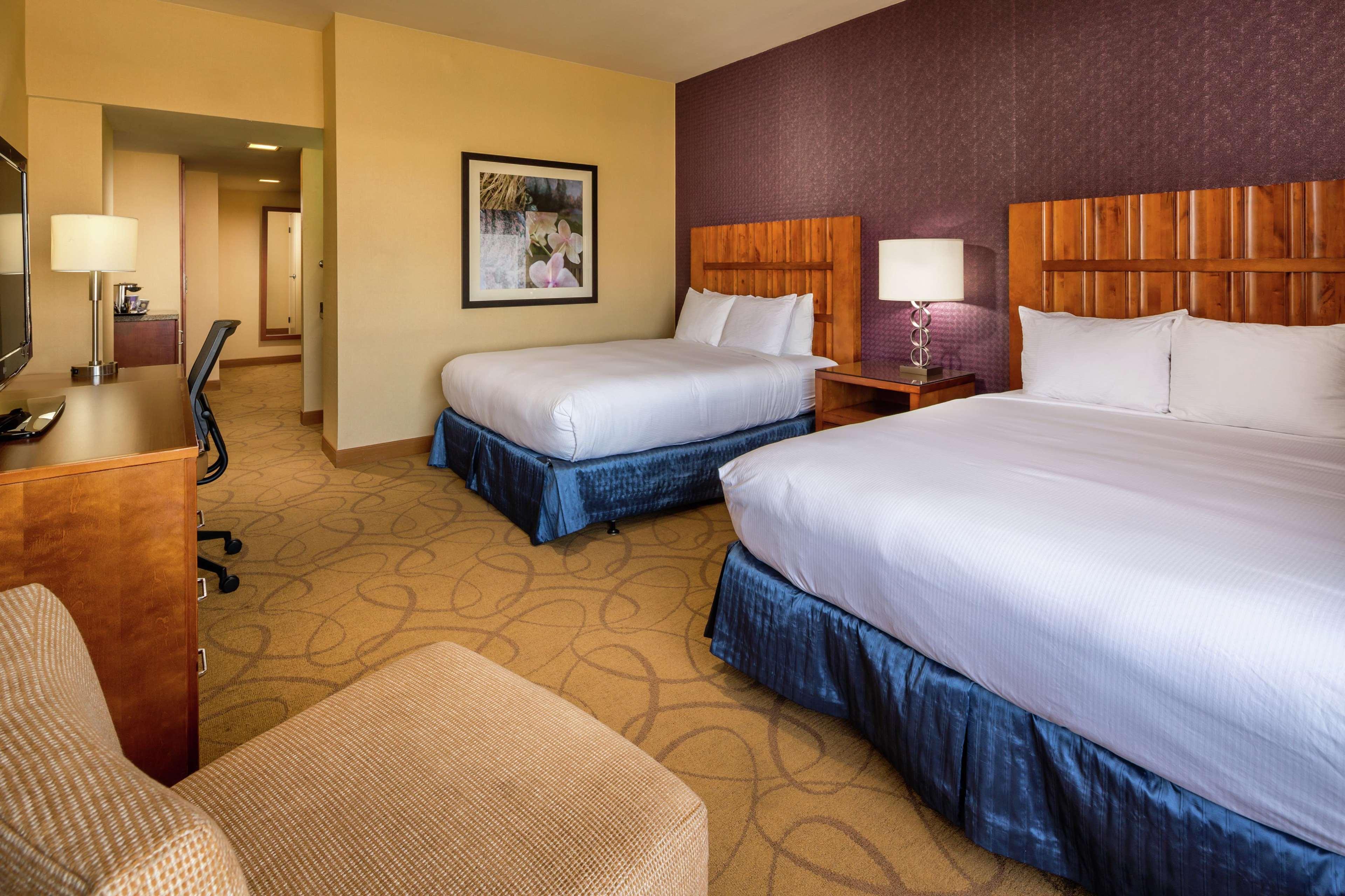 Doubletree By Hilton Carson Hotel Bagian luar foto