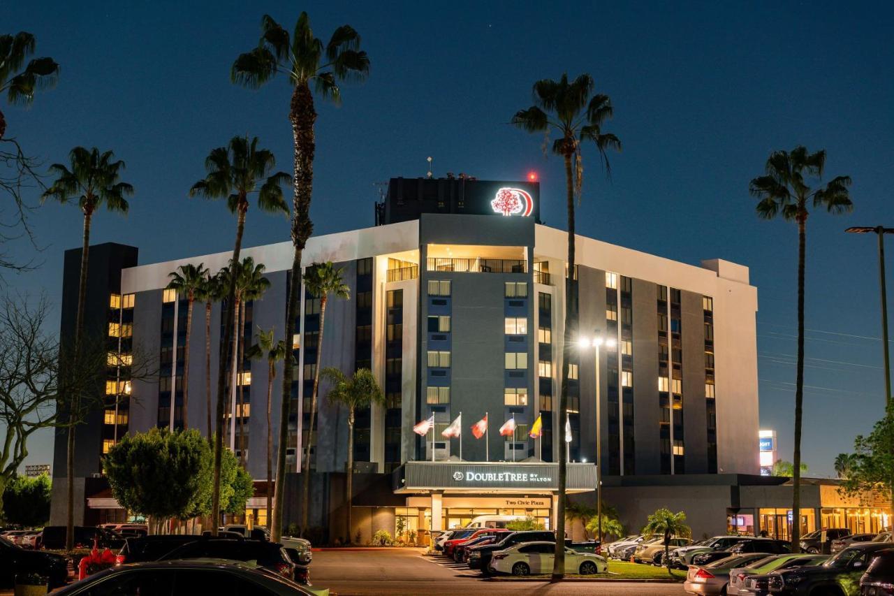 Doubletree By Hilton Carson Hotel Bagian luar foto