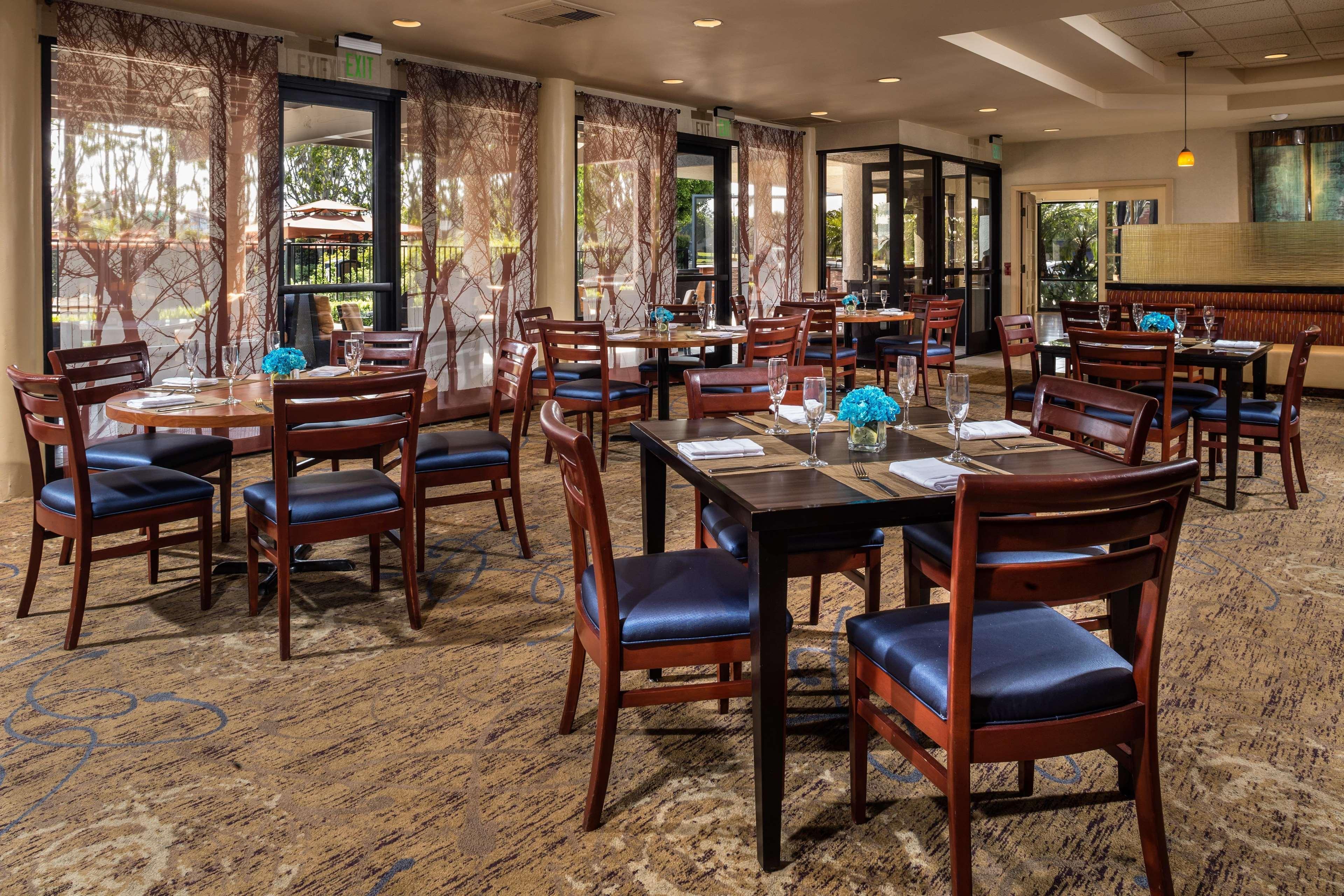 Doubletree By Hilton Carson Hotel Bagian luar foto