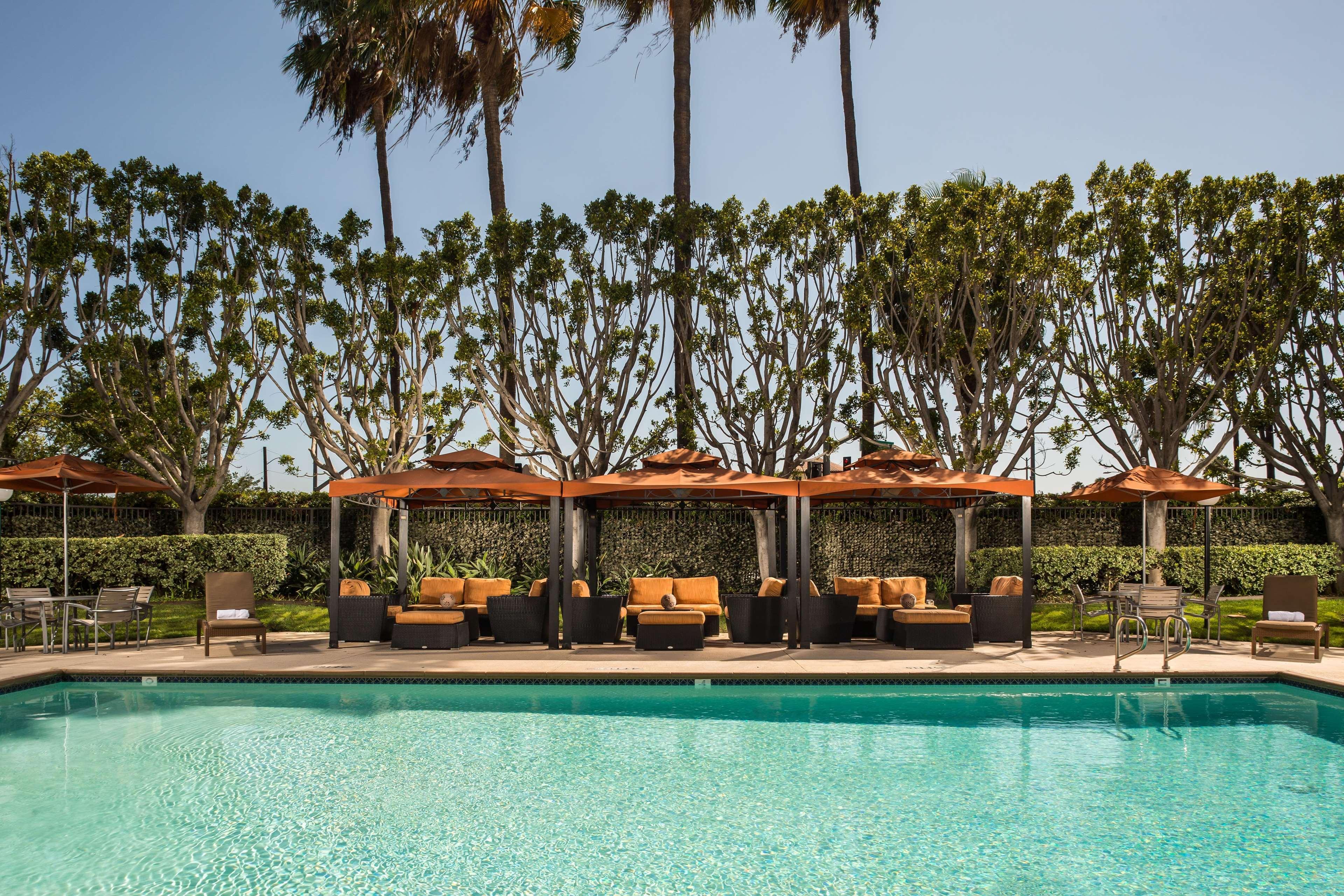 Doubletree By Hilton Carson Hotel Bagian luar foto