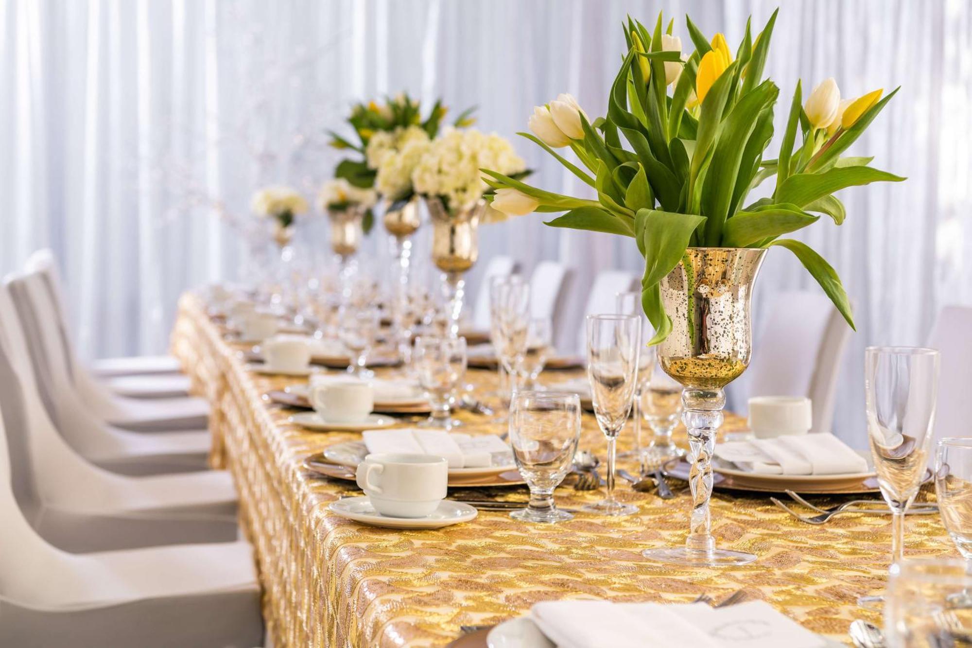 Doubletree By Hilton Carson Hotel Bagian luar foto