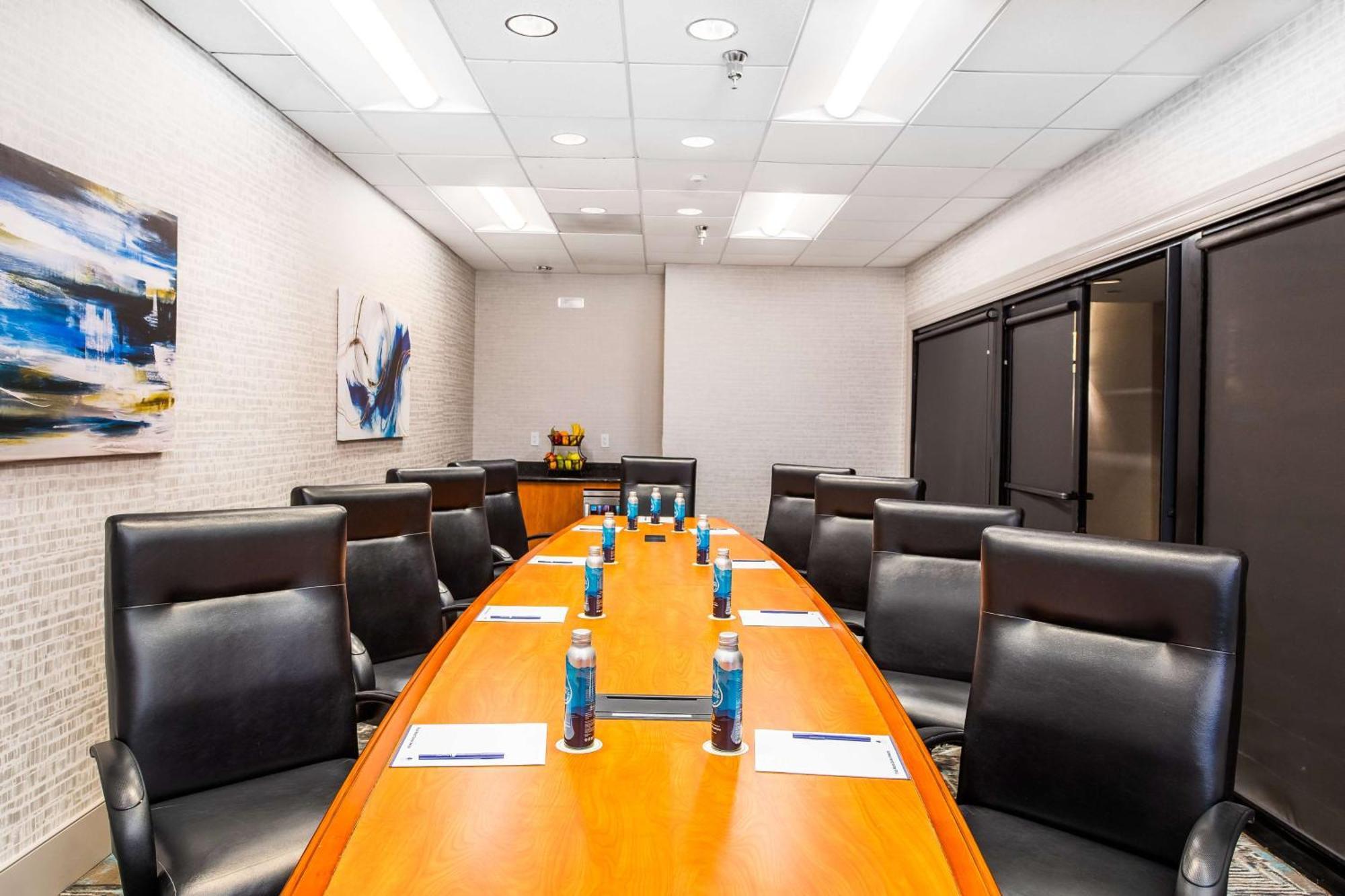 Doubletree By Hilton Carson Hotel Bagian luar foto