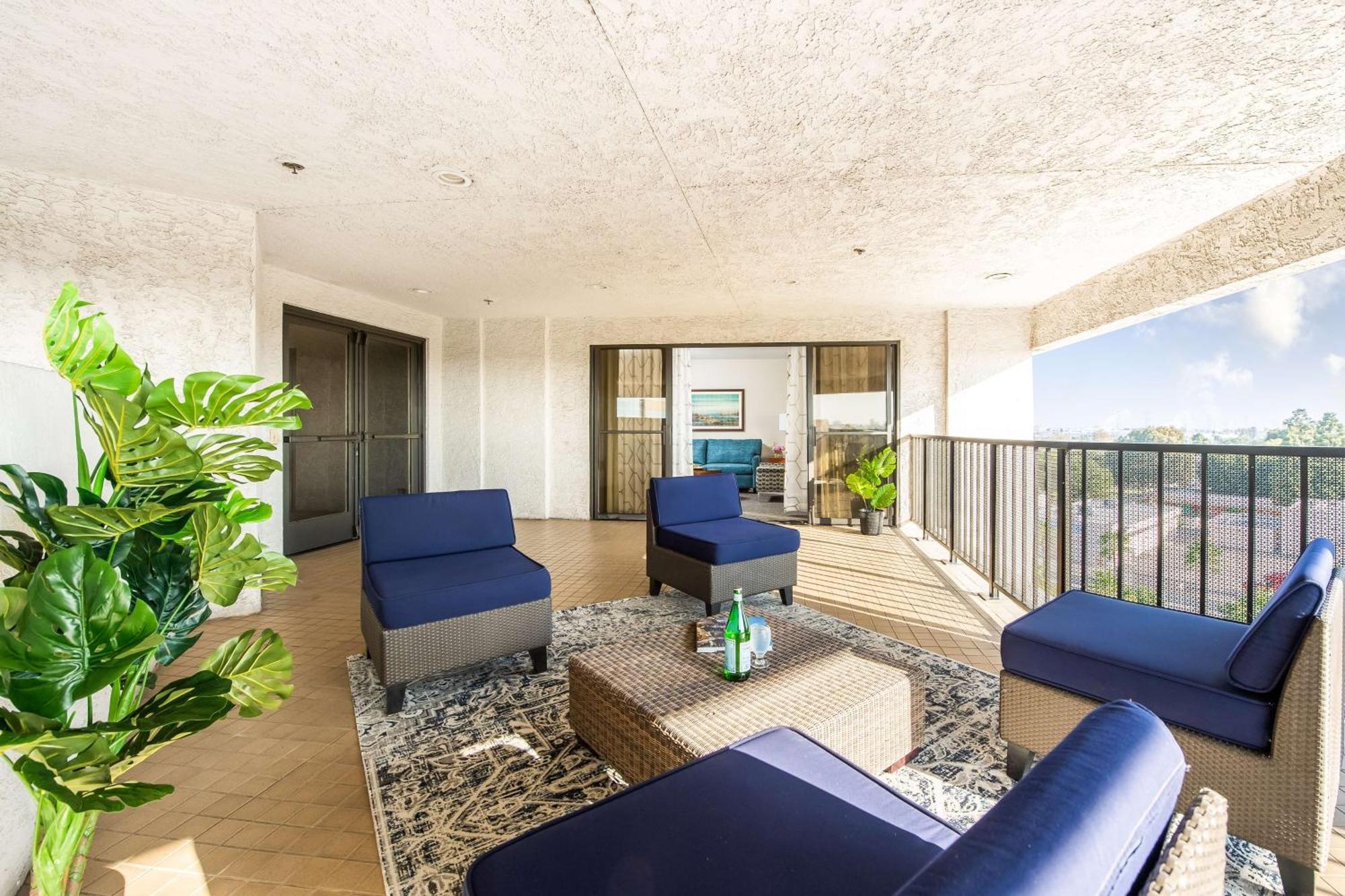 Doubletree By Hilton Carson Hotel Bagian luar foto