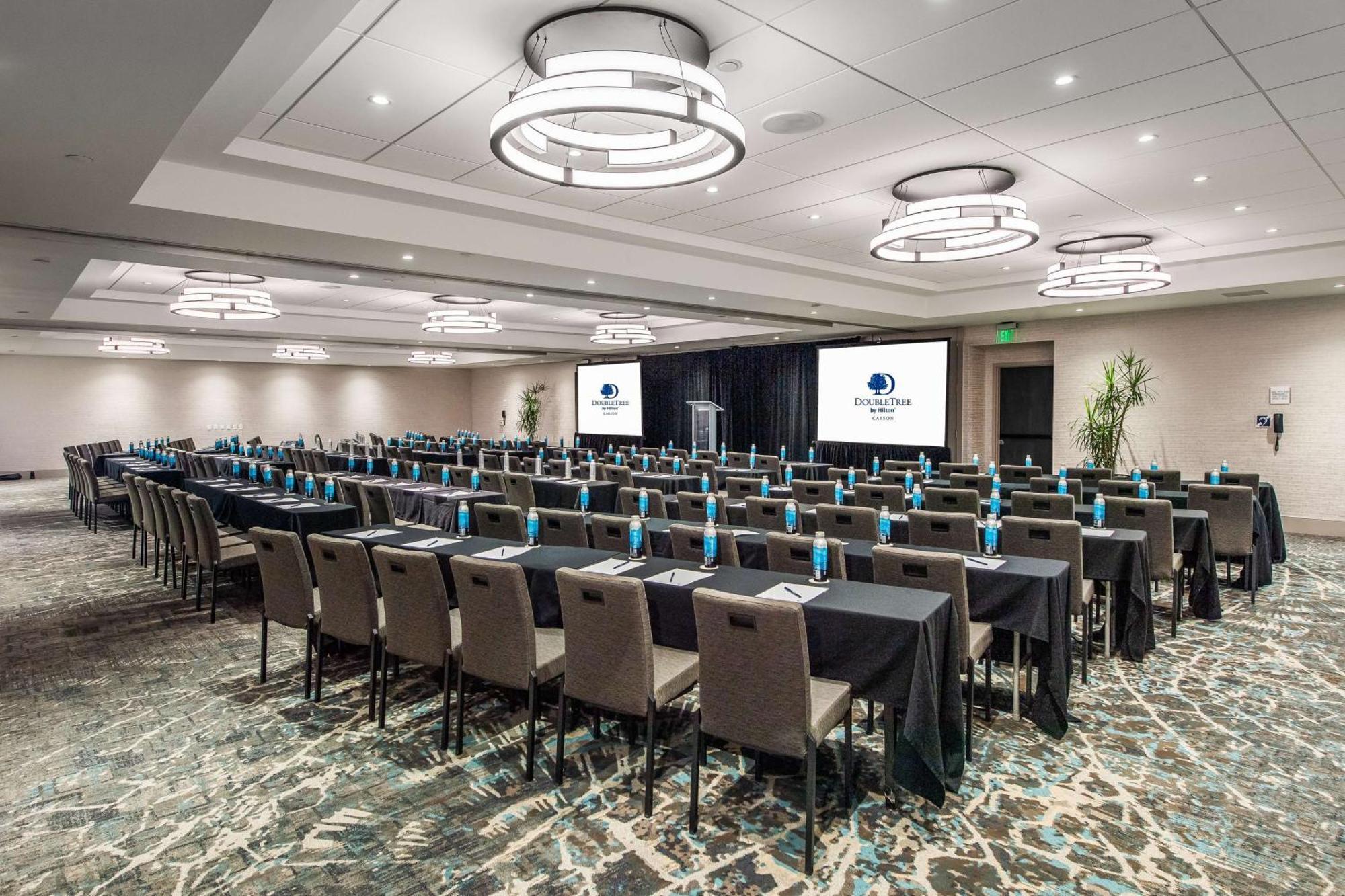 Doubletree By Hilton Carson Hotel Bagian luar foto