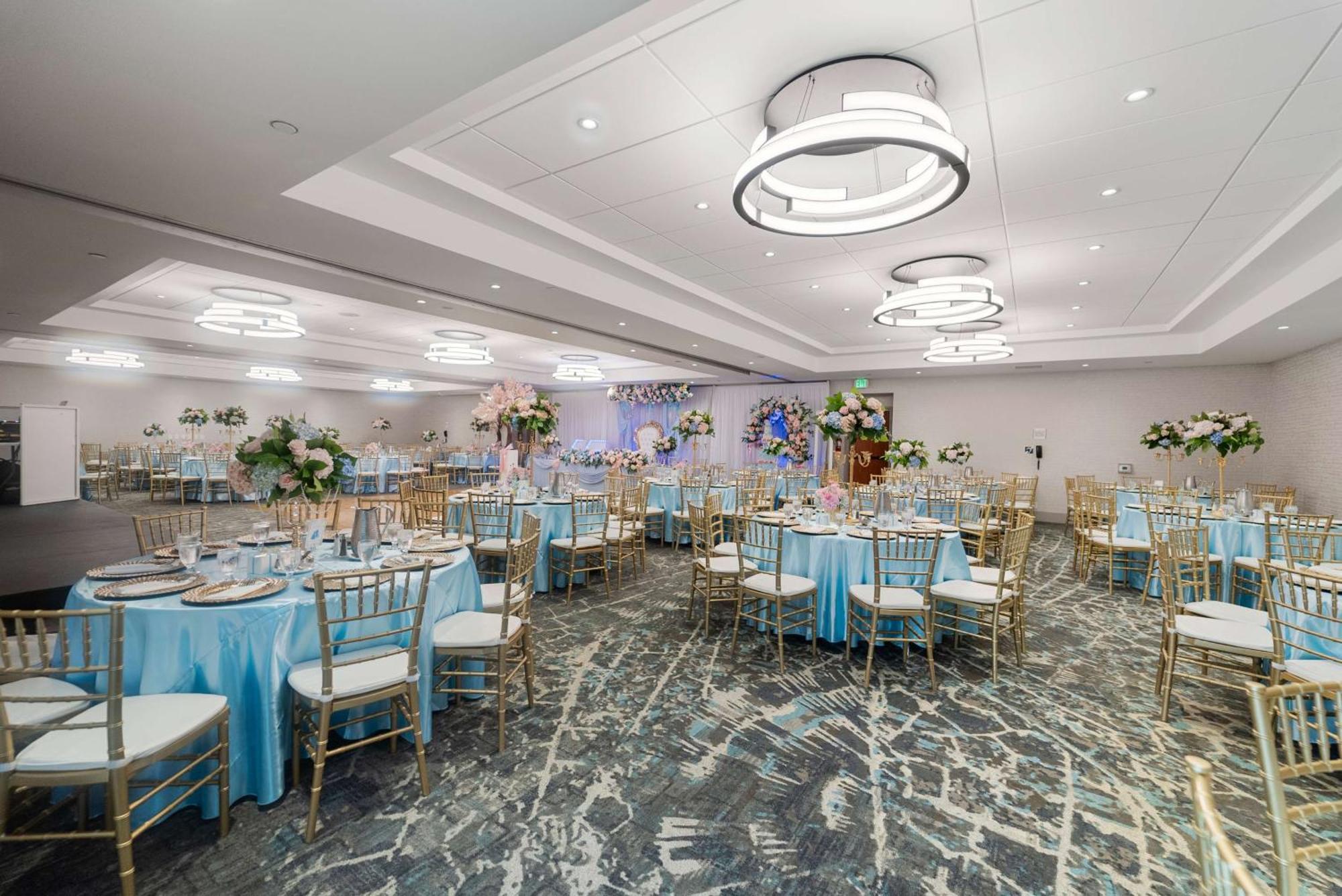 Doubletree By Hilton Carson Hotel Bagian luar foto